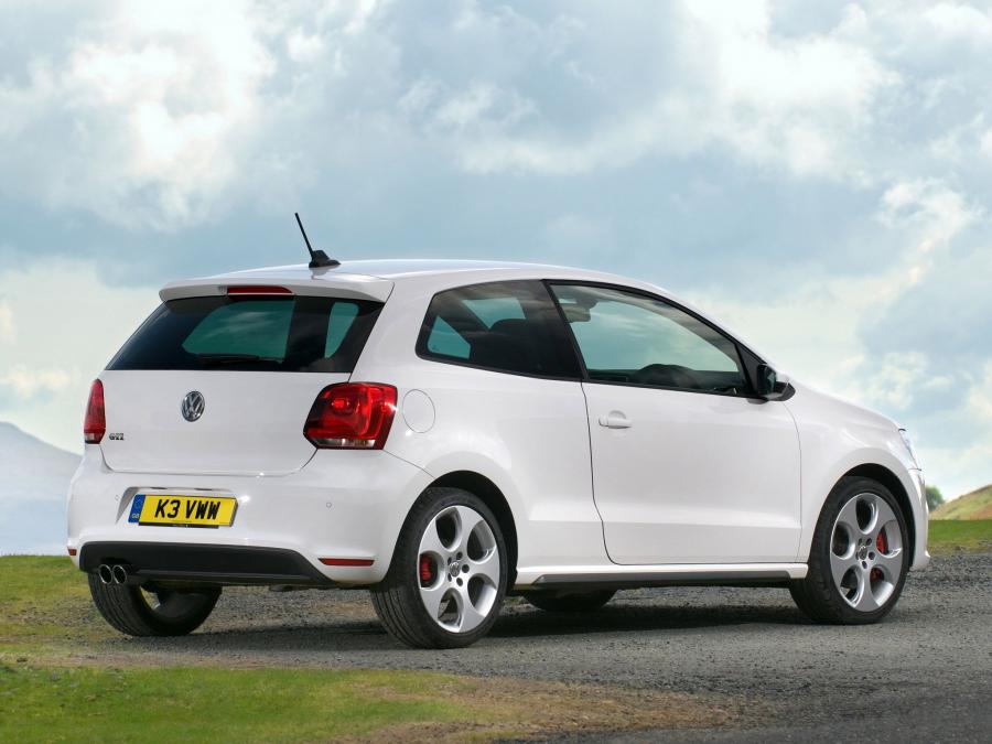  Volkswagen Polo GTi 2010 года  (UK) (фото 5 из 11)
